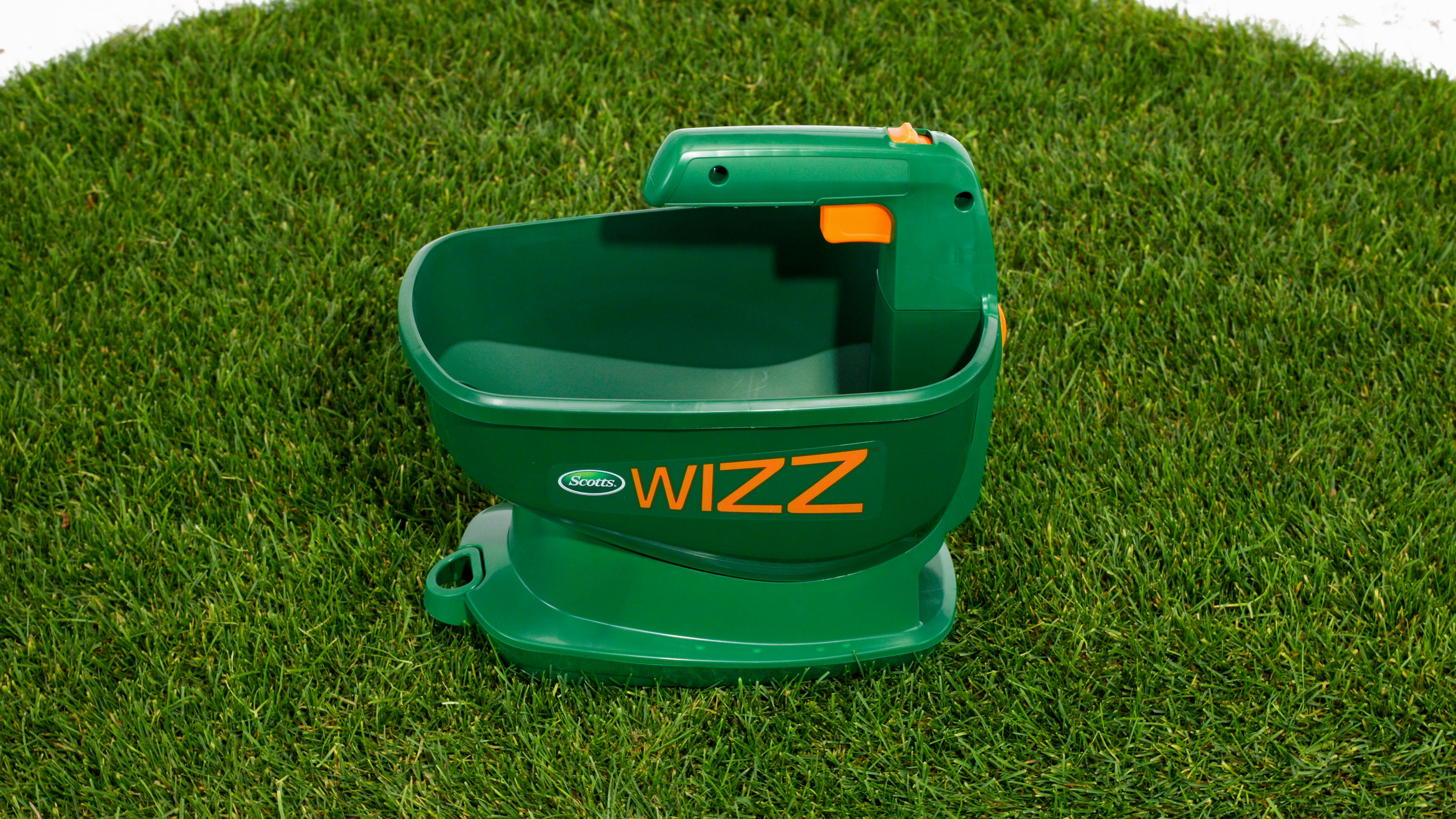 Scotts Wizz Spreader | ScottsMiracle-Gro US