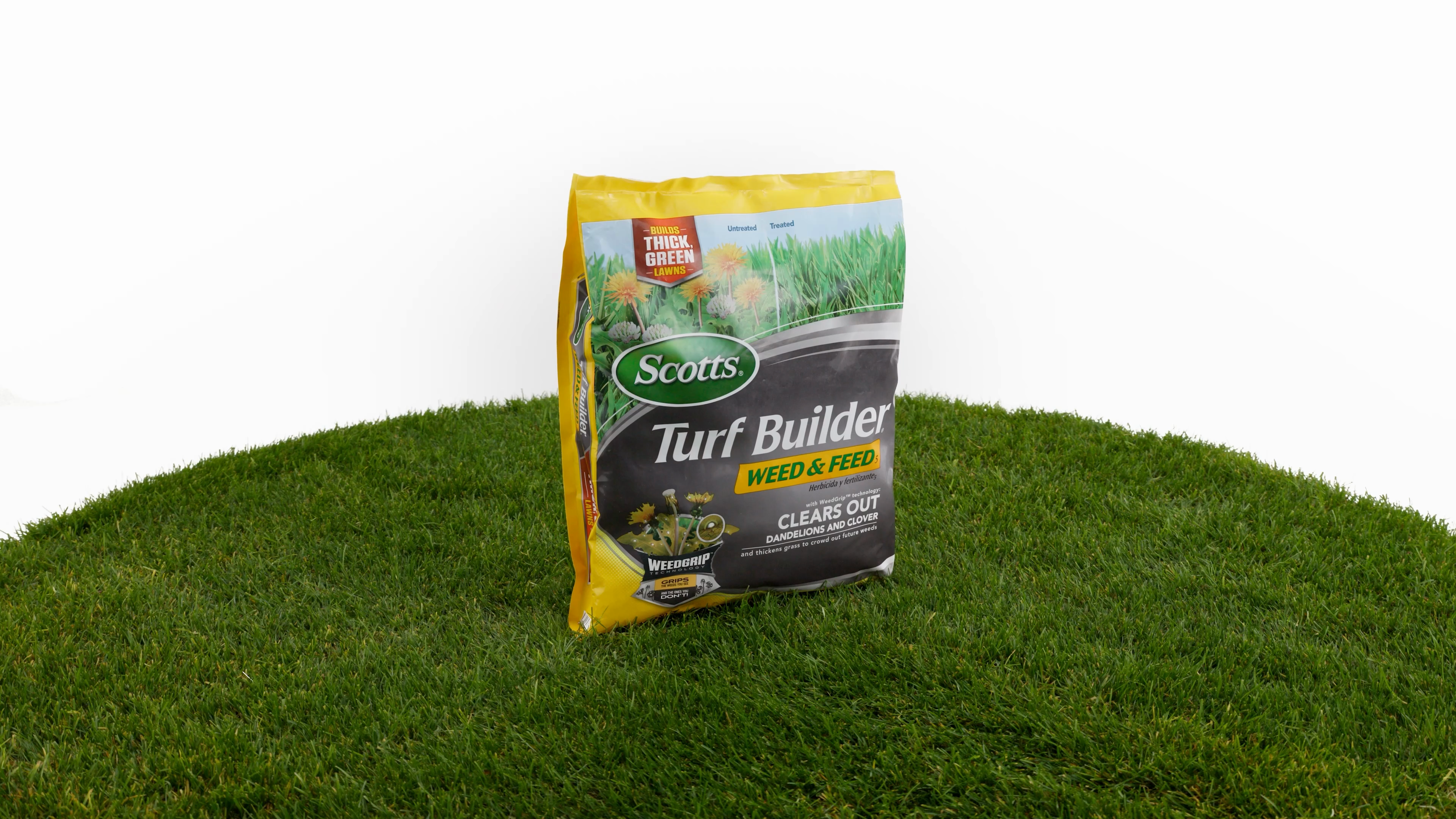 Scotts Turf Builder Weed & Feed | ScottsMiracle-Gro US